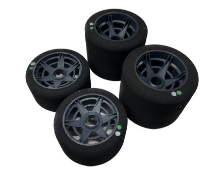 Hot Race Lens Moosgummi 1/8 Reifen Set vorne Soft und hinten Medium High Grip